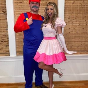 Entire princess peach costume!!